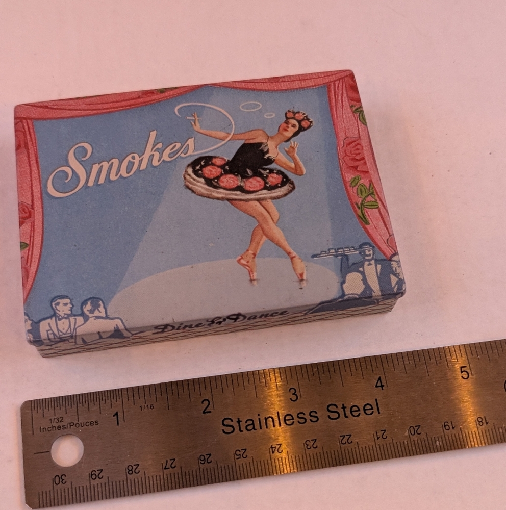 Blue Q Retro Dance Tin Blue and Pink